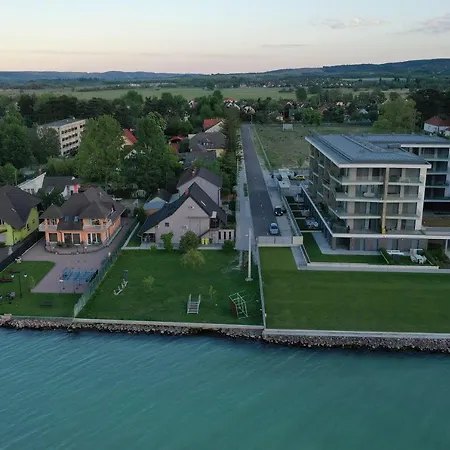 Apartament Hullam