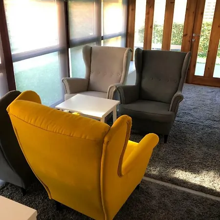 Hullam アパート *