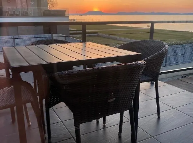 Hullam Διαμέρισμα Balatonlelle